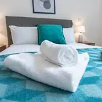 Pass The Keys Flat 4 - Comfy 1 Bedroom: Your Cosy Corner In The City